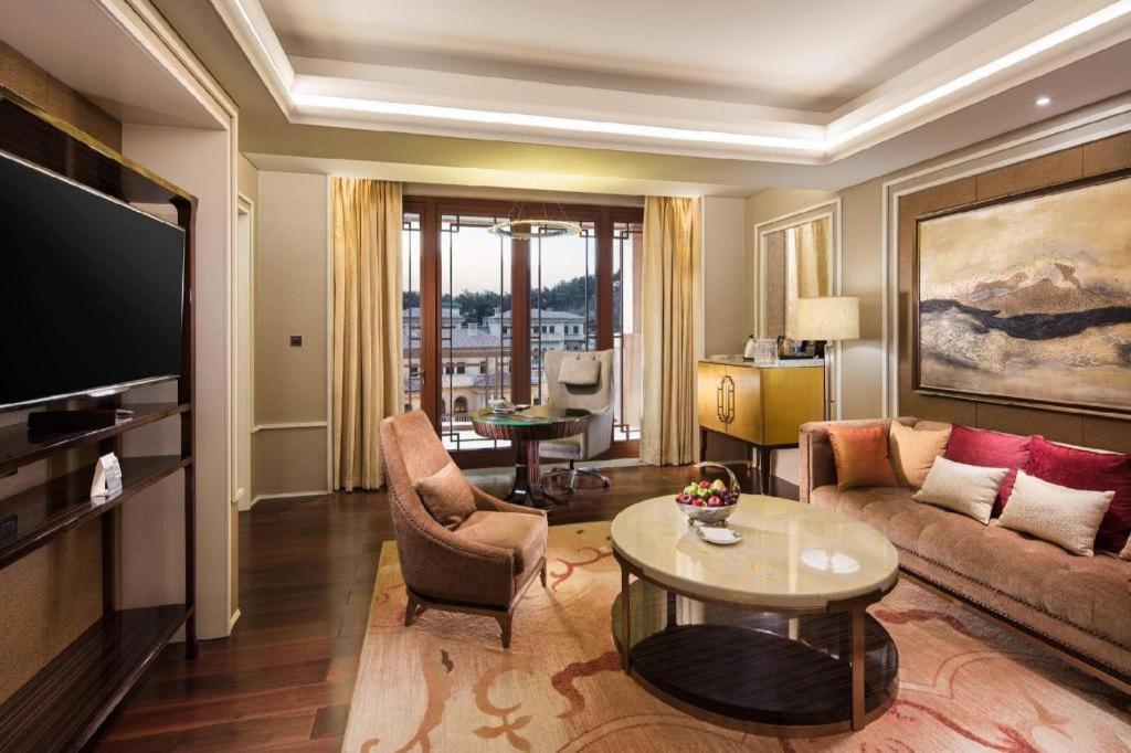 Grand Bay Hotel Beijing Xiaotangzhuang Exterior photo