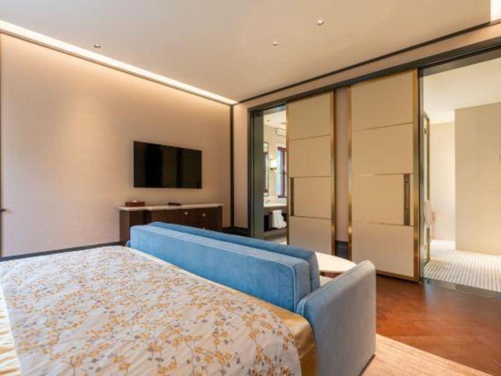 Grand Bay Hotel Beijing Xiaotangzhuang Exterior photo